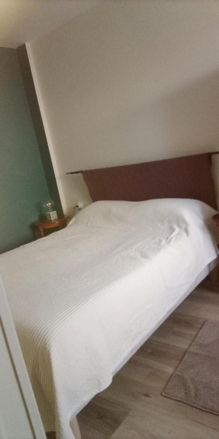 Le Plain Pied Sur Place Le Mêle-sur-Sarthe Zewnętrze zdjęcie