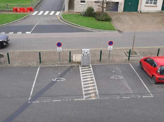 Le Plain Pied Sur Place Le Mêle-sur-Sarthe Zewnętrze zdjęcie