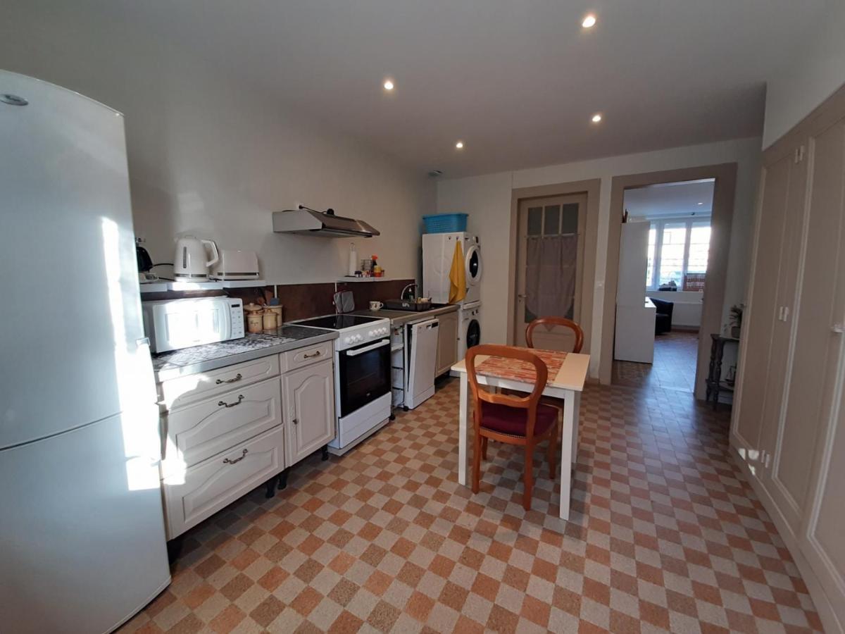 Le Plain Pied Sur Place Le Mêle-sur-Sarthe Zewnętrze zdjęcie