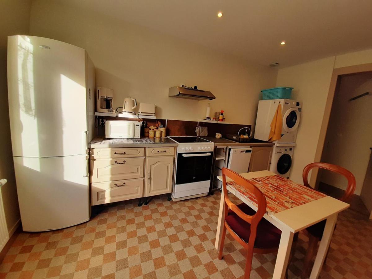 Le Plain Pied Sur Place Le Mêle-sur-Sarthe Zewnętrze zdjęcie
